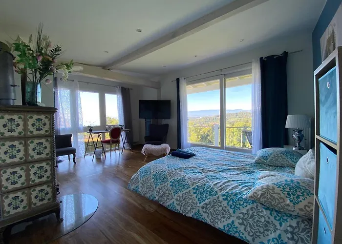 Dom wakacyjny Petite Maison A L'oree Des Bois Vue Magnifique Sur Le Zenitude Et Plenitude *